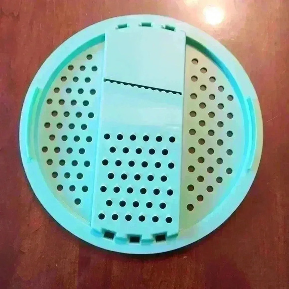 Tupperware mold 787 grater  /slicer - Picture 1 of 3
